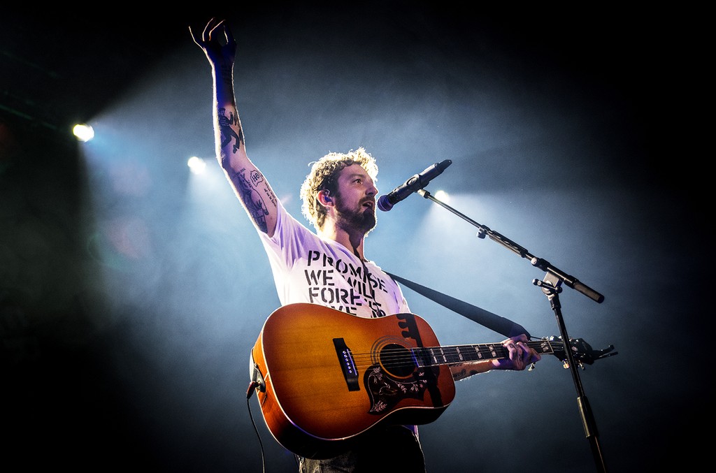 Frank Turner's Moving Tribute To Late Frightened Rabbit Singer Scott  Hutchison: 'He Was My Friend and I Was Inspired by Him' | Billboard