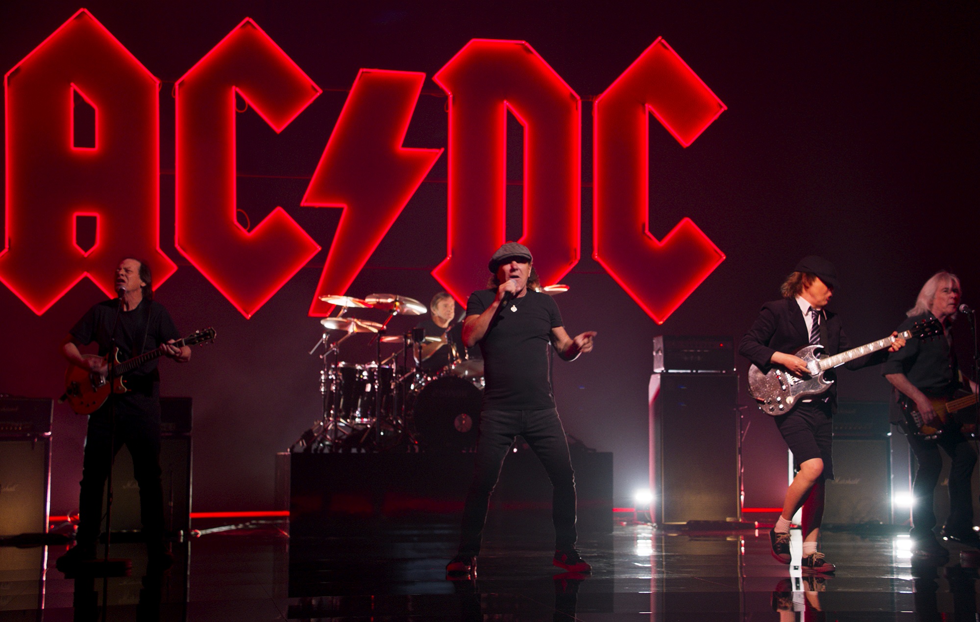 AC/DC Embrace Their Rock and Roll Roots in 'Shot In The Dark' | Arts | The  Harvard Crimson