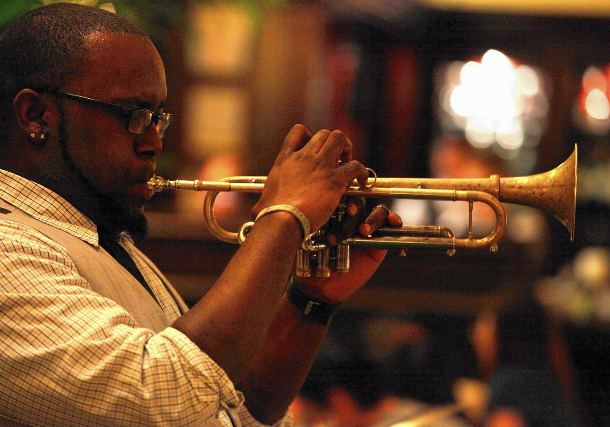 Trumpeter Marquis Hill's expanding artistry on display at Jazz Showcase -  Chicago Tribune