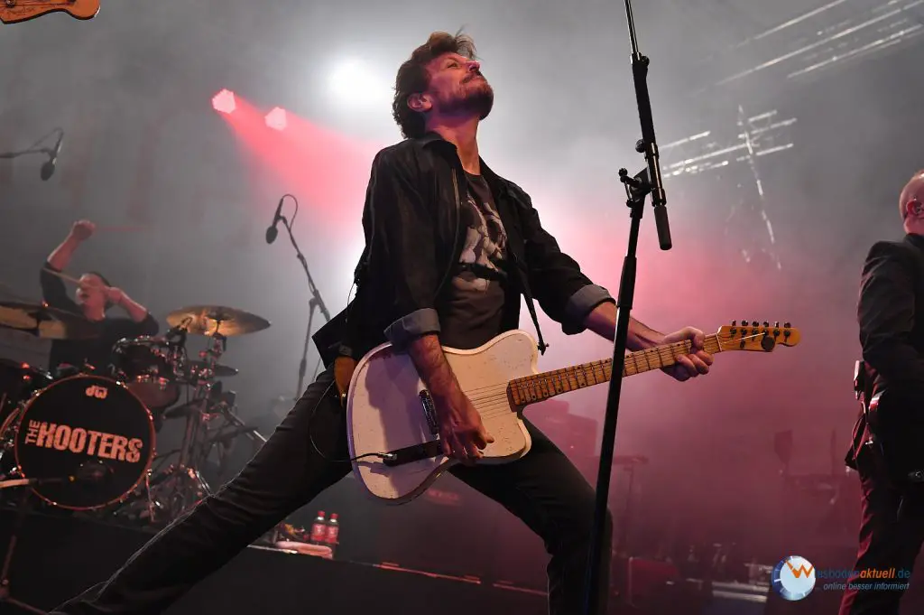 An Interview with Eric Bazilian of The Hooters